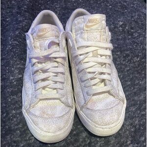 Nike floral low top blazers